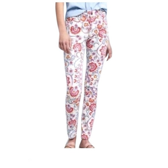 - Pilcro And The Letter Press Floral Jeans - Picture 1 of 6